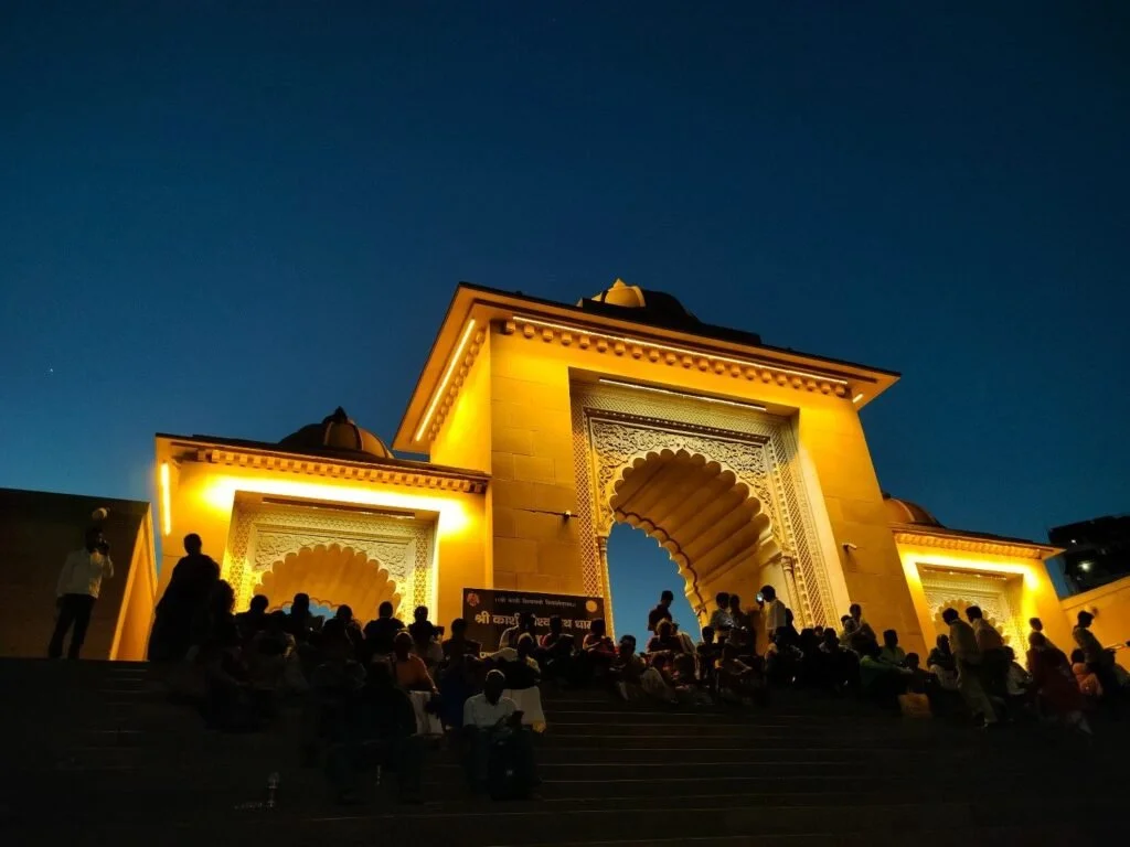 काशी विश्वनाथ मंदिर: बनारस की धड़कन जहां आस्था सांस लेती है!